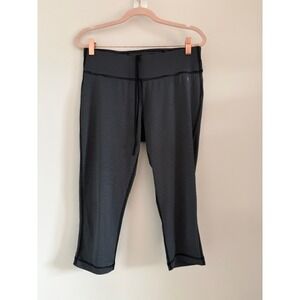 Danskin Now Womens Black Grey Striped Crop Athletic Leggings Capris Size M 8-10